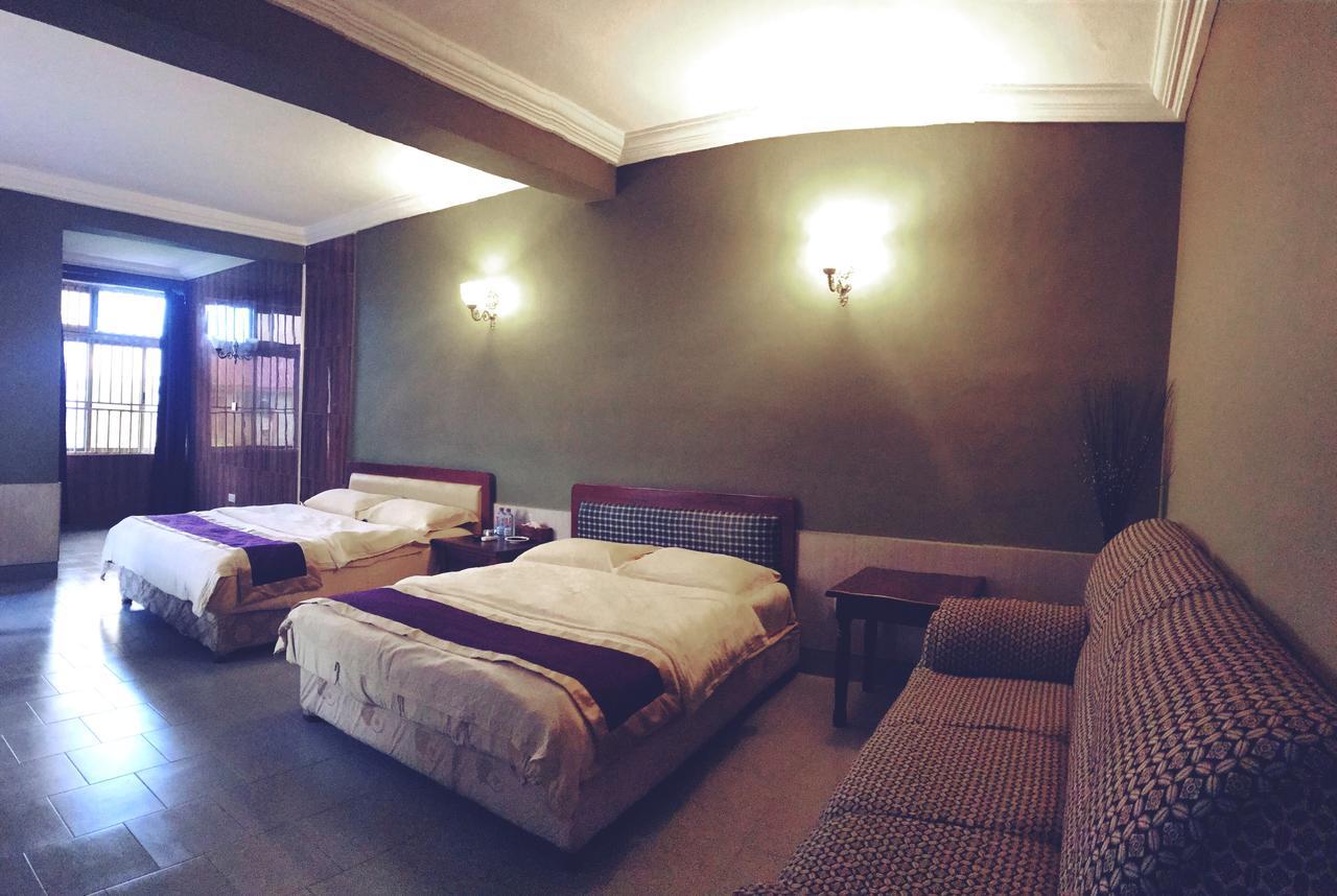 Sweet Garden Hotel Кумасі Екстер'єр фото
