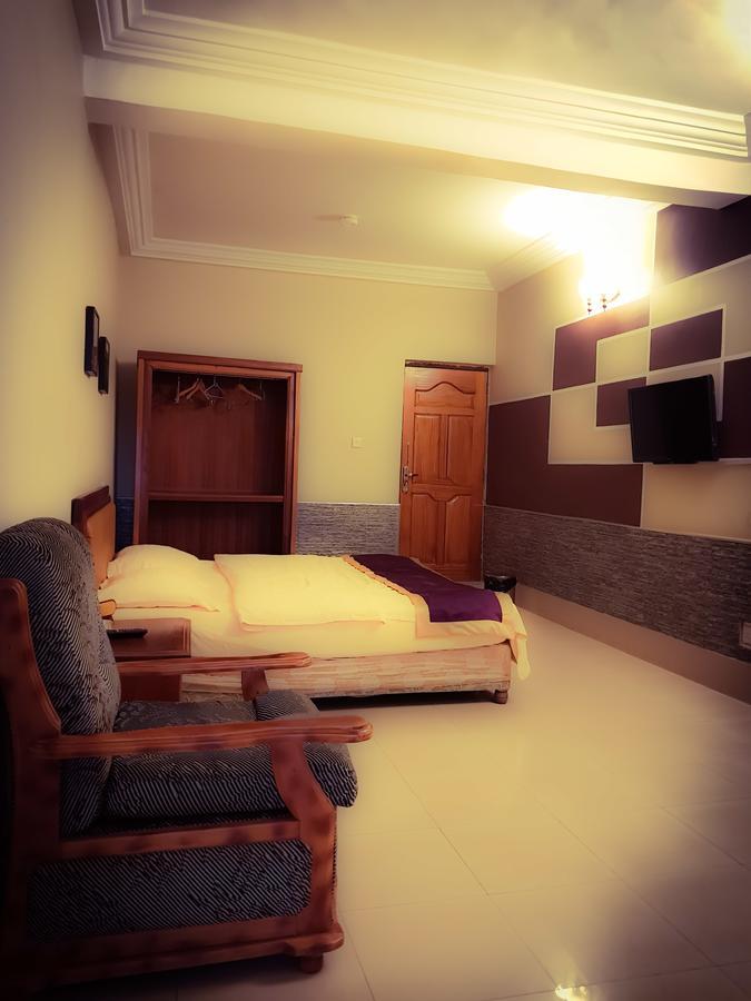 Sweet Garden Hotel Кумасі Екстер'єр фото