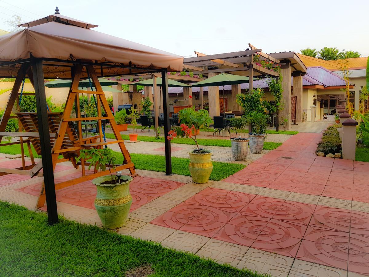 Sweet Garden Hotel Кумасі Екстер'єр фото