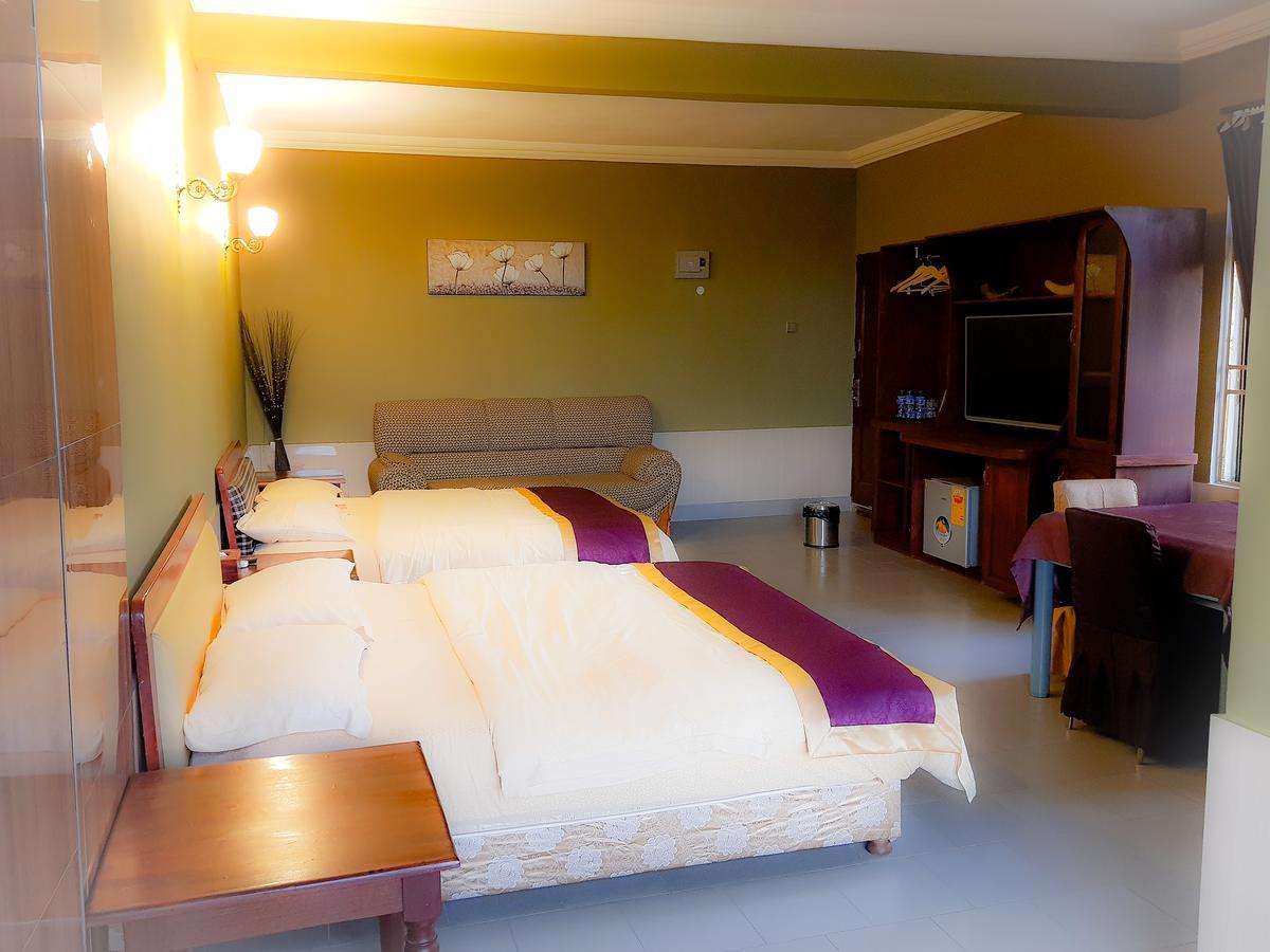 Sweet Garden Hotel Кумасі Екстер'єр фото