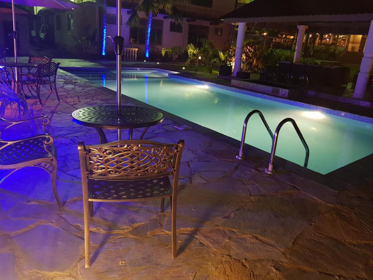 Sweet Garden Hotel Кумасі Екстер'єр фото
